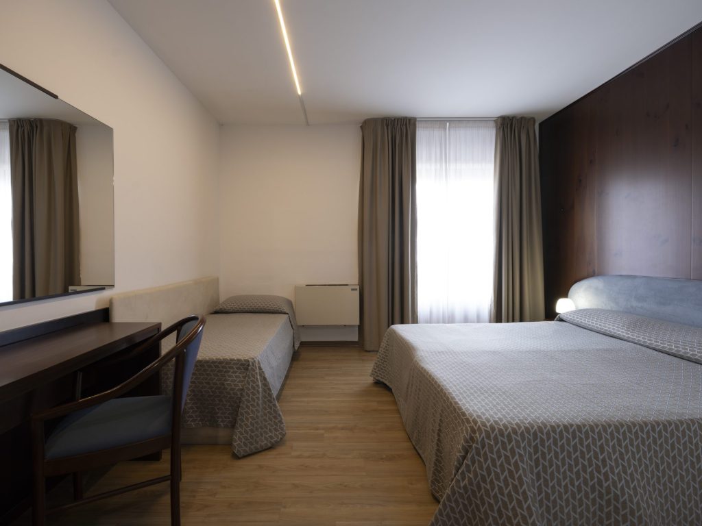 Camera tripla con letto matrimoniale e letto singolo