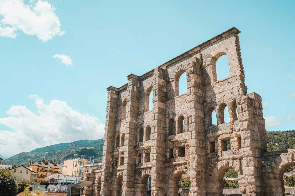 Le rovine del teatro romano di Aosta